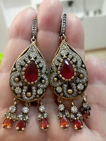 Satılır: Qadın sırğaları kolleksiyası (4 cüt) 1) Şərq üslublu asma