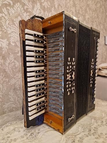 CD, DVD disklər və kassetlər: Qarmon, Akustik, Yeni — 7