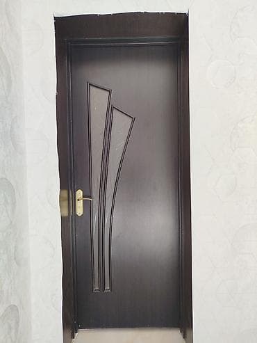 otaq qapi qiymetleri: Qapı – daxili istifadə üçün, tünd qəhvəyi (wenge tonunda) MDF/laminat — 2