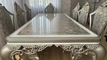 islənmis lyust: Qonaq otağı üçün, İşlənmiş, Açılmayan, Dördbucaq masa, 8 stul — 2