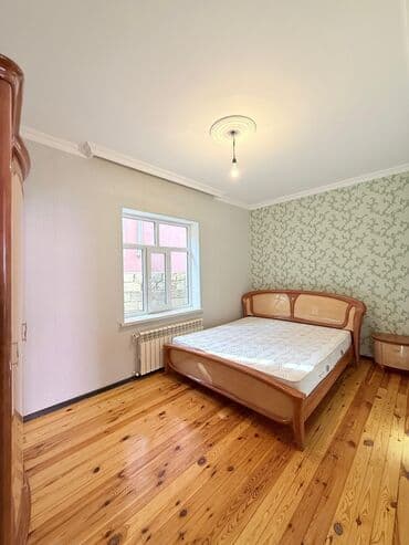 xacmaz ev: Ev xirdalanda yerlesir.Iase obeyektlerine yola yaxindi.1 mərtəbəli — 3