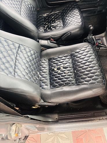 vaz sukan: Lada Samara sedan - Kuzov: boz rəng, klassik kvadrat faralı ön — 4