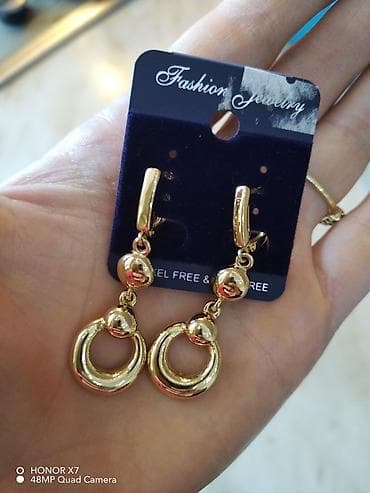 Qızılı rəngli asma sırğalar - Material: Moda bəzək əşyası (nikel free