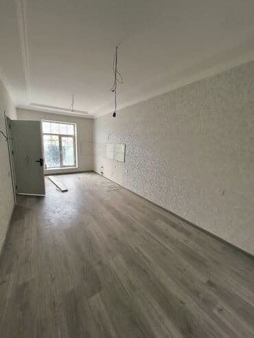 bineqedide kreditle heyet evleri: 1 mərtəbəli fərdi yaşayış evi və həyət sahəsi. Xarici xüsusiyyətlər — 3