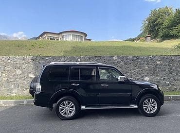 niva satilir: Mitsubishi Pajero: 3 l | 2007 il 240000 km Ofrouder/SUV — 7