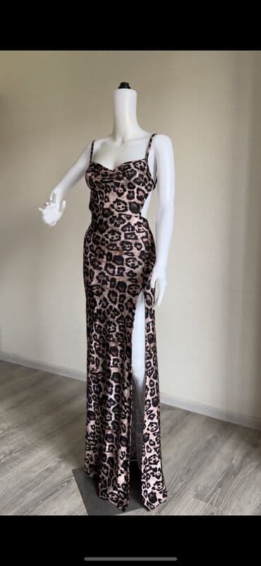 Baha qiymete alinib. 1 defe geyinilib. Razmer "S" Elaqe ucun WhatsApp