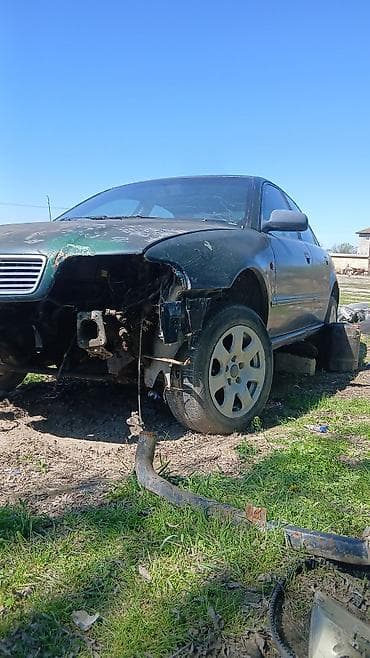kuza satışı: Audi A4, 1998 il, ABŞ, Ünvandan götürmə — 2