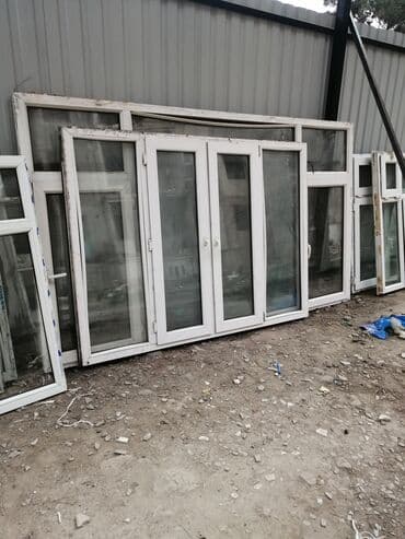 plastik pəncərə şəbəkə: Ağ rəngdə plastik pəncərə. Bu pəncərə, müxtəlif layihələrdə istifadə — 6