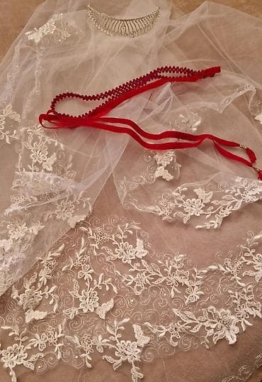 Xonça: Gəlin örtüyü (fata) və aksesuar dəsti. Gəlinim magazasįndan alįnıb 300 — 3