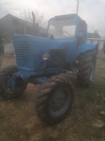 nolyeddi sekilleri yukle: Mavi rəngli təkərli traktor - 4x2 konfiqurasiyalı, geniş arxa — 3