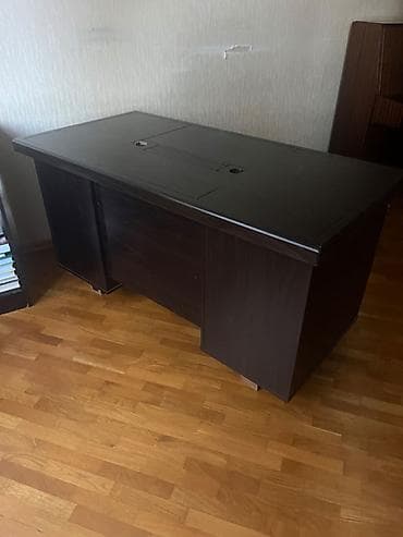 Müdür masası, pulsuz verilit ünvannan çıxmalıdır — 1