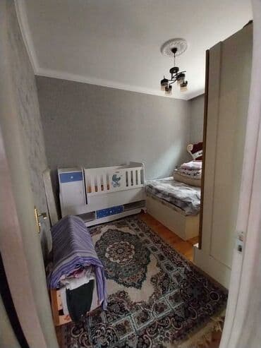 kewle qesebesinde ev: Satılır: həyətli ev - Geniş, tam daş döşəməli həyət. Hündür, taxta — 19