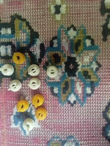 Plastik pərdə halqaları və keçirici klipslər dəsti - Rənglər: ağ və