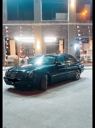 Mercedes-Benz E-Class W210 sedan - Kuzov: sedan, qara - Mühərrik