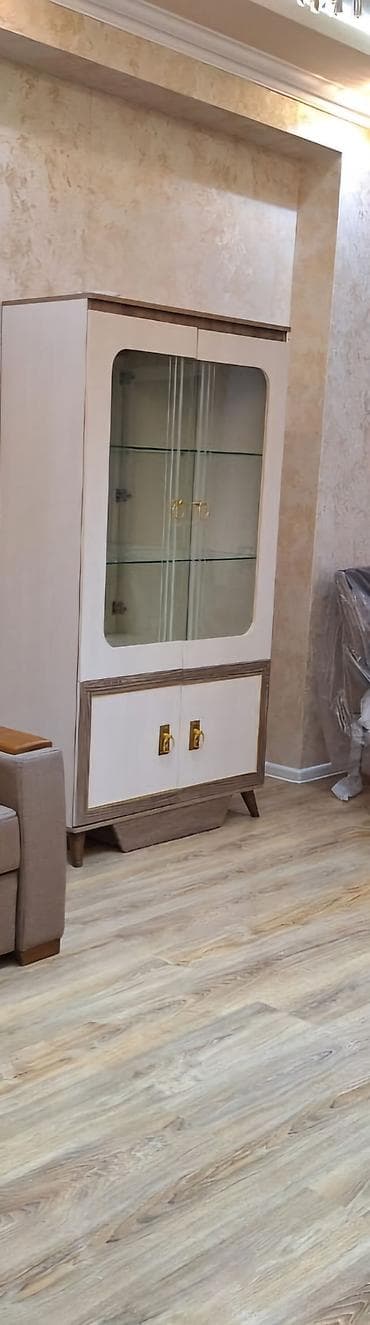 Оборудование для красоты и эстетики: Стеклянная витрина-шкаф, Б/у, Самовывоз — 2