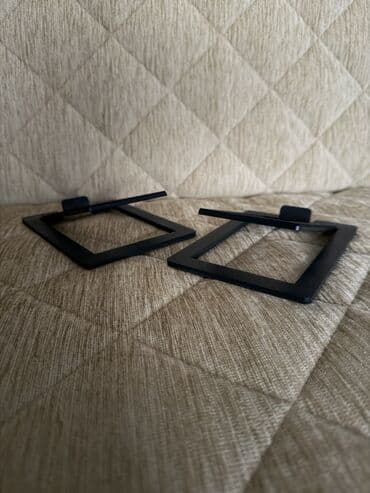 Radio: 2 ədəd masa üstü kalonkalar üçün dəmir altlıqlar satıram. Qırığı — 3