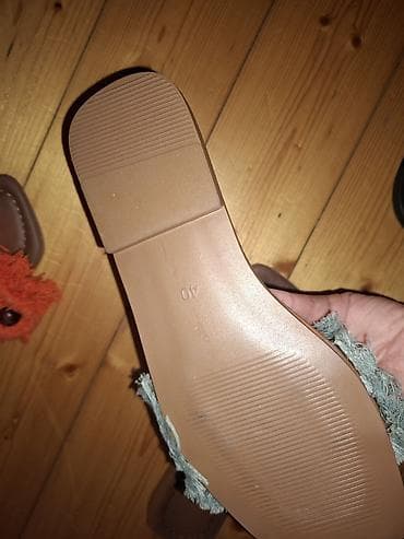 Домашние тапочки: Yenidir, hec biri geyinilmeyib, altlarina baxa bilersiz. 39,40 olcu — 3