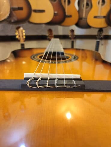smiger: Klassik gitara

Smiger EC 310

Ölçü:4/4

Istehsalçı:Çin

Çanta hədiyyə — 2