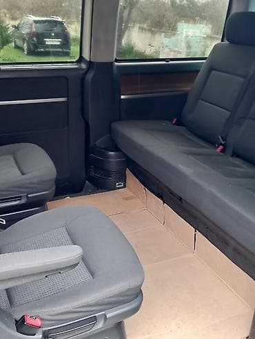 volkswagen beetle: Volkswagen Multivan: 2.2 l | 2004 il Van/Minivan — 3