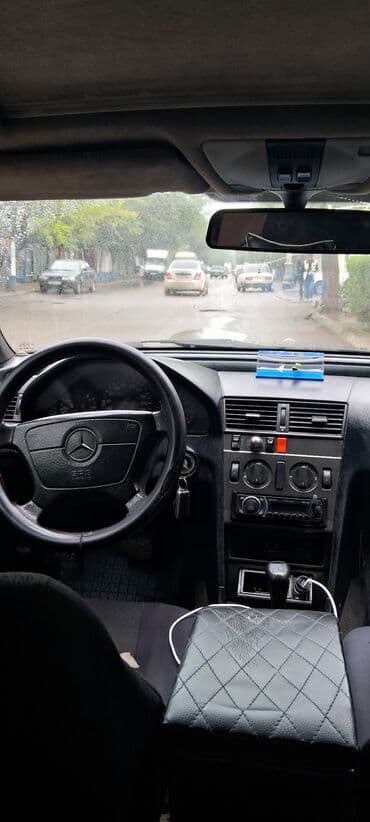 w202 suretler qutusu: Mercedes-Benz C‑Class (W202) sedan - Kuzov: 4 qapılı sedan, tünd mavi — 4