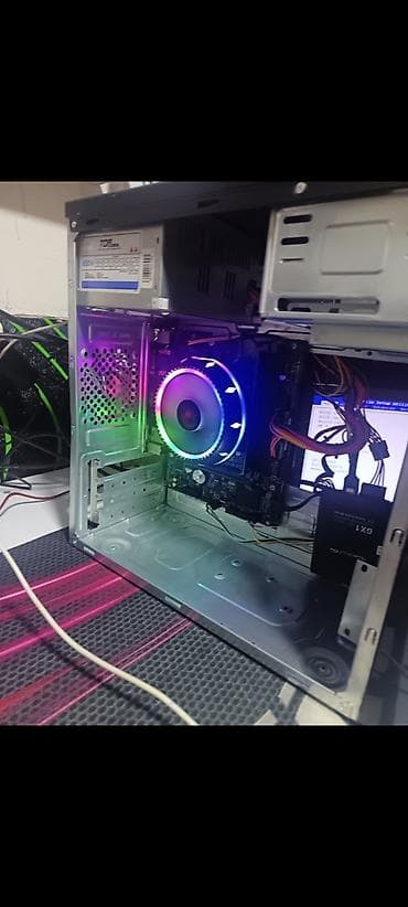 DDR4 masaüstü kompüter seti – Windows 11 ilə. - Monitor: Philips 20