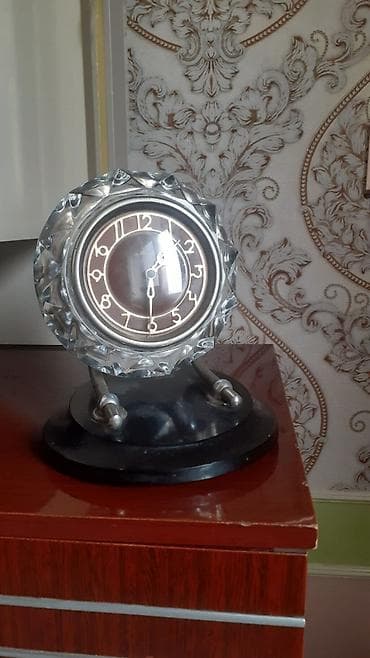 Ev saatları: Masaüstü saatlar, Mexaniki, Saniyə əqrəbi — 3