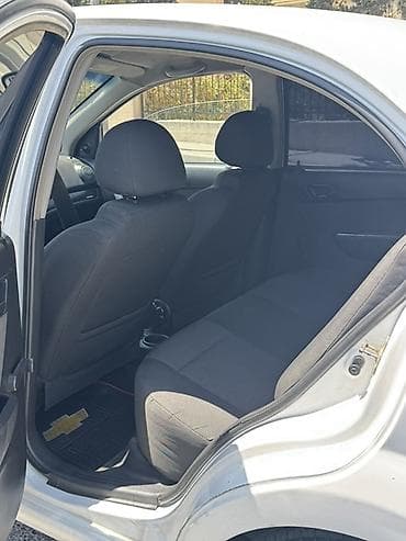 Chevrolet Aveo: 1.4 l | 2012 il 285000 km Sedan — 9