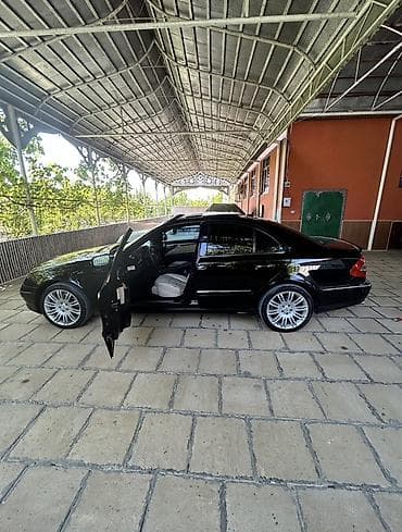 Mercedes-Benz E 350: 3.5 l | 2007 il Sedan