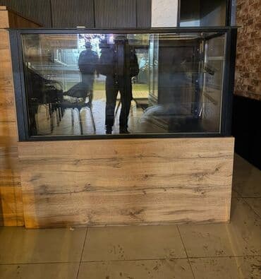 soyuducu kuza: Vitrin soyuducu – şüşə önlü, vitrində məhsulların sərgilənməsi üçün — 1