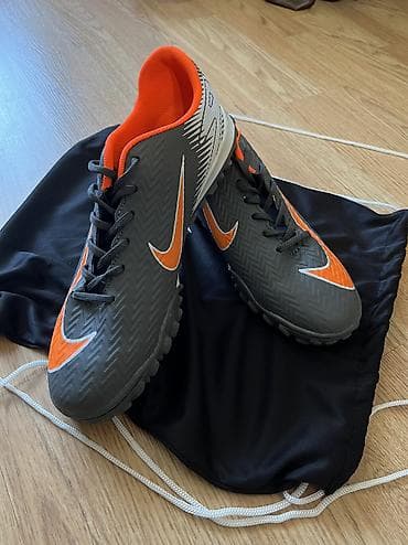 Butslar Nike, Ölçü: 41, Yeni