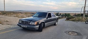 volvo s 80: Mercedes-Benz E 250: 2.5 l | 1994 il Sedan — 2
