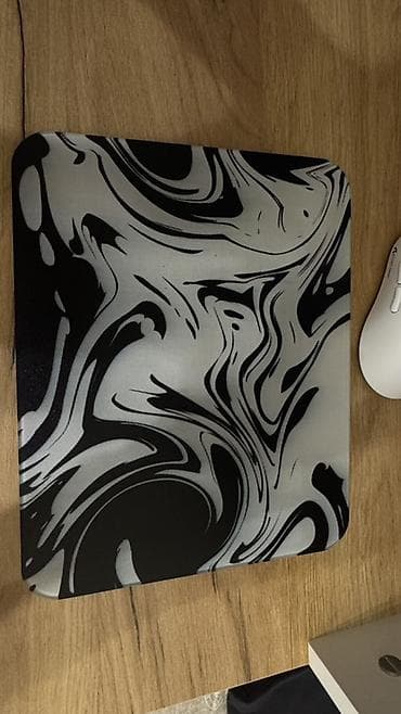 Ноутбуки: Ağ-qara şüşəli mause pad 20x25 ölçülü. mause üzərində rahatlıqla — 3