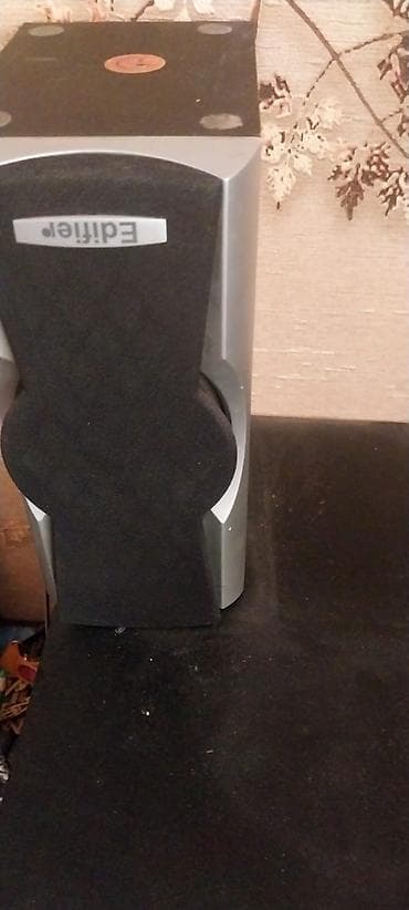 Kompüter ehtiyyat hissələri: 1 MONİTOR,1 SİSİTEM BLOK,2 KALONKA,1 KLAVİYATURA.HAMİSİ BİR YERDE CEMİ — 7