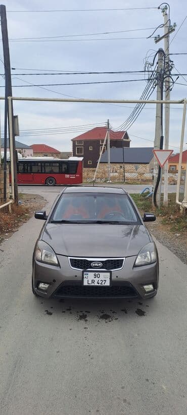 подержанные авто: Kia Rio: 1.4 л | 2011 г. Седан — 9