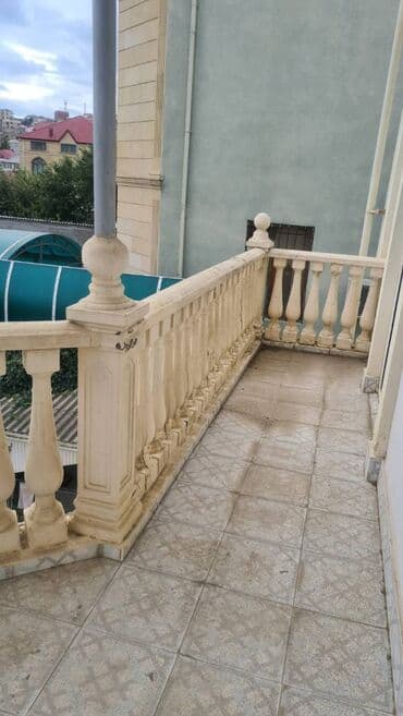 xacmaz obyekt: Badamdar da Hərbi qospitalın yanında 6 sotun içində olan 2 mərtəbli 5 — 17