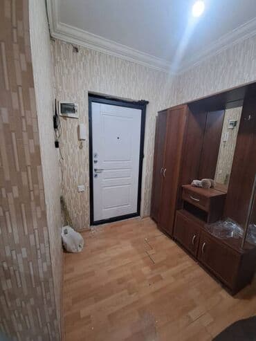 çiçək qəsəbəsi: Sabunçu rayonu,Bakıxanov qəsəbəsi,Akkord binalarında,2 otaqdan 3 otağa — 3