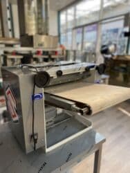 Avtoservis avadanlıqları: Xəmir açan aparat
qiymət : 1400 azn — 2