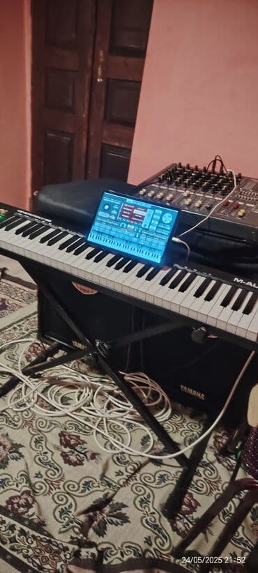 Midi-klaviatura, M-Audio — 4