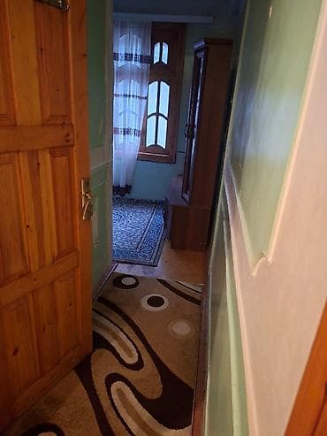 barter menzil: Satilir üçün otaq Təsvir: - Geniş, işıqlı otaq, pəncərələrdə tül — 3