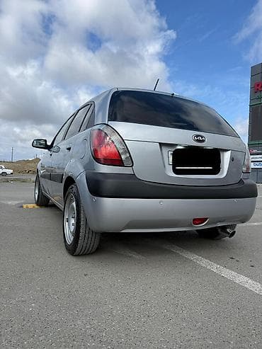 kia piride: Kia Rio: 1.4 l | 2007 il Hetçbek — 5