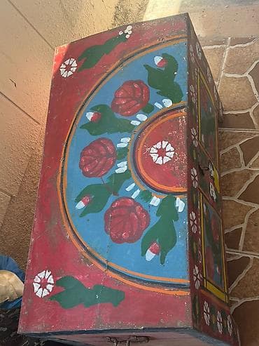 sandıq: Əl işiylə bəzədilmiş taxta sandıq - Material: kütləvi taxta, metal — 2