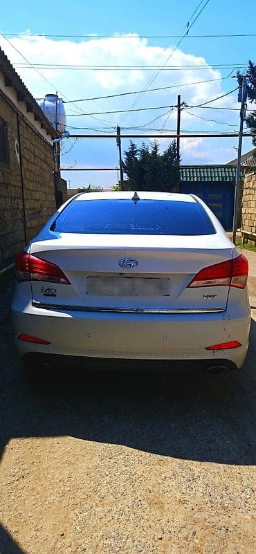 hunday avtobus: Hyundai i40: 1.7 l | 2014 il Sedan — 2
