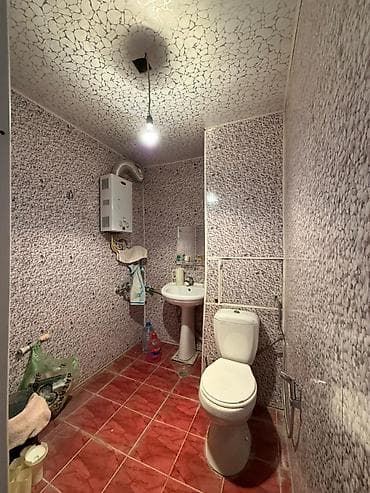 kiraye ev 200 manat: Xaqlar metrosuna 5 dəqiqə piyada məsafədə 1 otağdan 2 otağa Boş Mənzil — 10