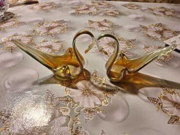 dərin boşqab: Şüşə qab dəsti - 2 ədəd şüşə krujka: qalın divarlı, qulpulu. Üzərində — 14