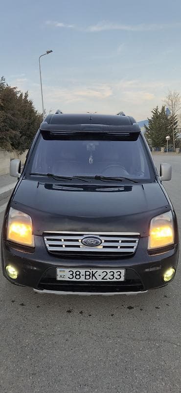 kia satisi: Ford Tourneo Connect: 1.8 l | 2008 il 362000 km Van body type — 1