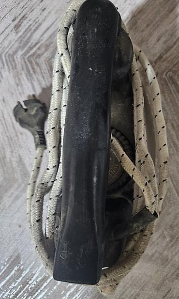 Buharlı ütülər: Klassik elektrik ütüsü satılır İşlənmişdi köhnə ütülərdəndi ünvan — 6