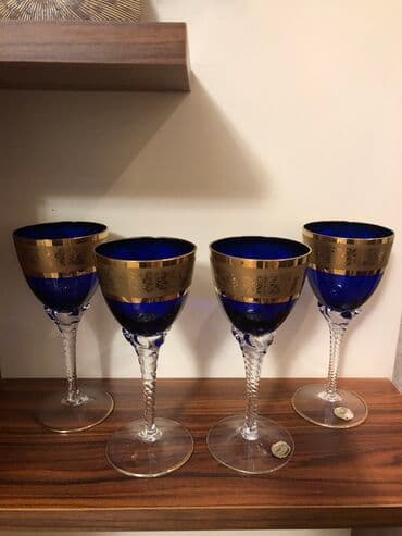 Qədəhlər, rəng - Göy