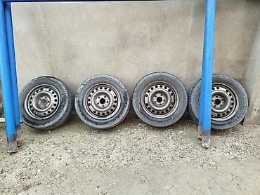 4 ədəd disklə birlikdə təkər komplekti. Xüsusiyyətlər: - Disklər