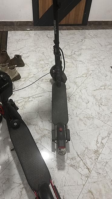 İşlənmiş Elektrik samokat 11", 501 - 750 Vt, 16 - 25 km/s, Ünvandan götürmə — 2