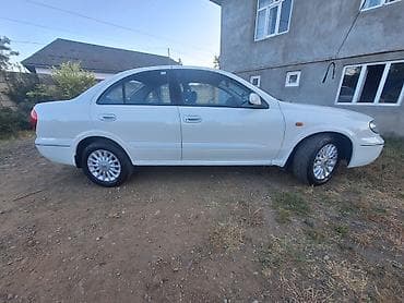 Nissan Bluebird: 1.6 l | 2007 il Sedan — 5
